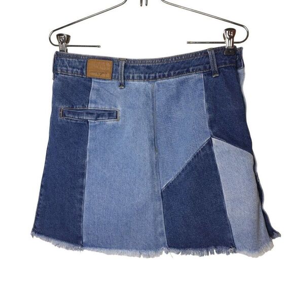 American Eagle Women's Patchwork Denim Mini Skirt Hi Rise Festival Size 4 NWOT - Picture 5 of 8